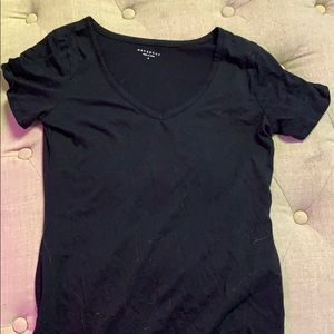 plain v neck black tee